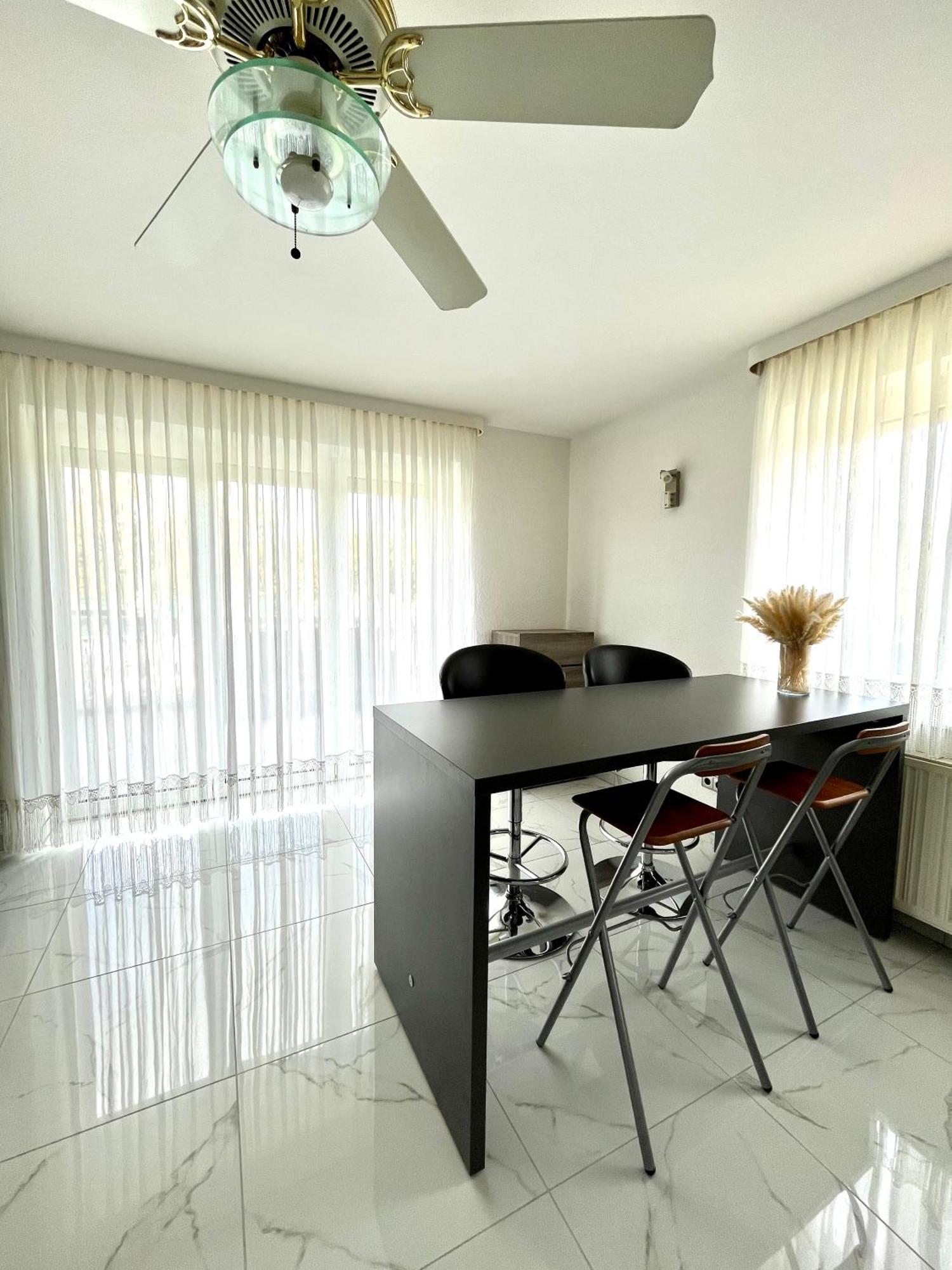Luxurioeses Apartment Mit Pool Vienna Luaran gambar